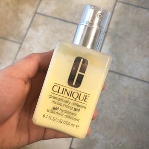 Clinique dramatically different moisturizing gel